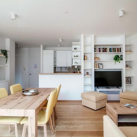 Palace Apartment By Quokka 360 - 2 Minutes From Lugano Lido Екстериор снимка