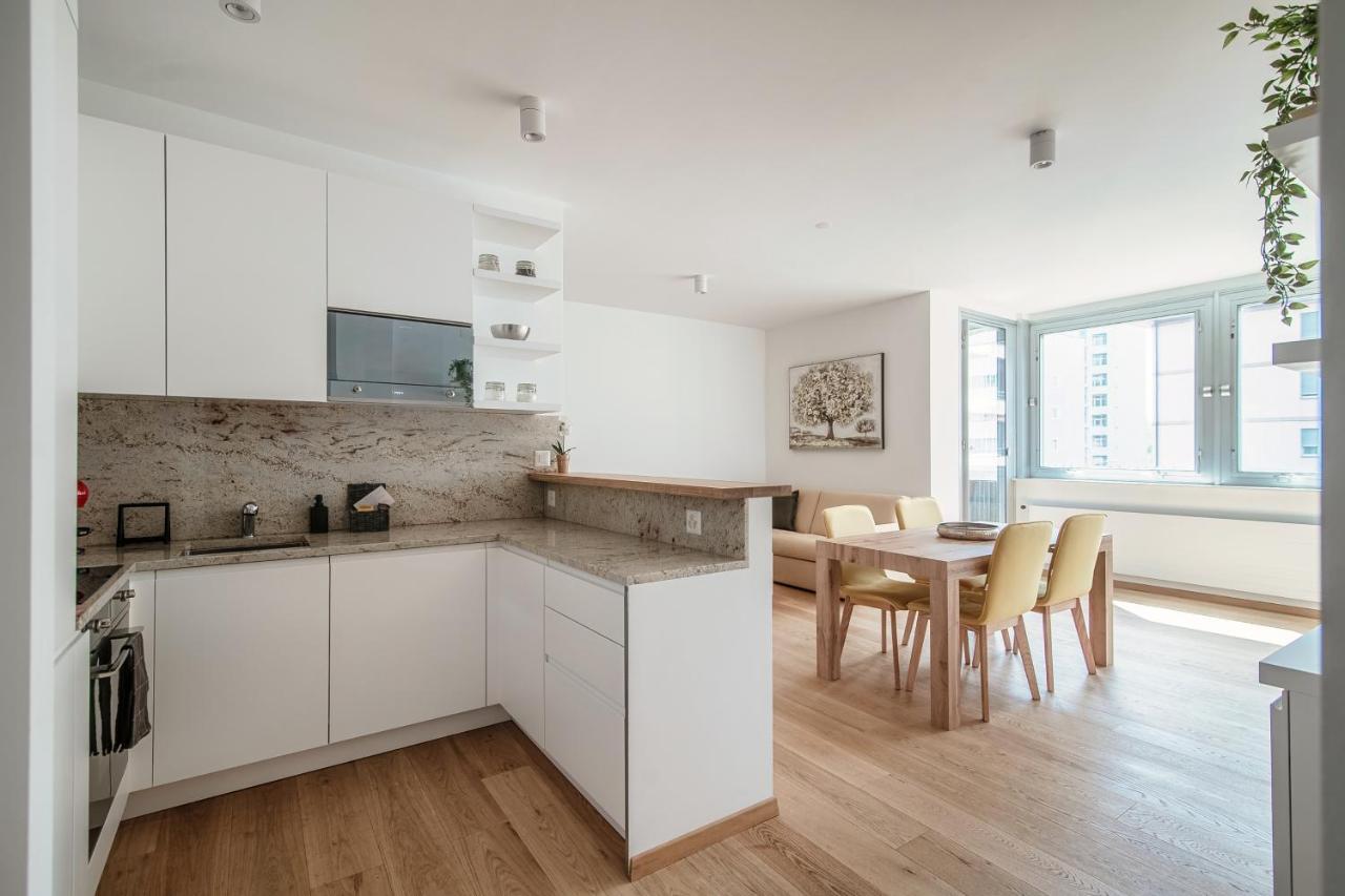 Palace Apartment By Quokka 360 - 2 Minutes From Lugano Lido Екстериор снимка