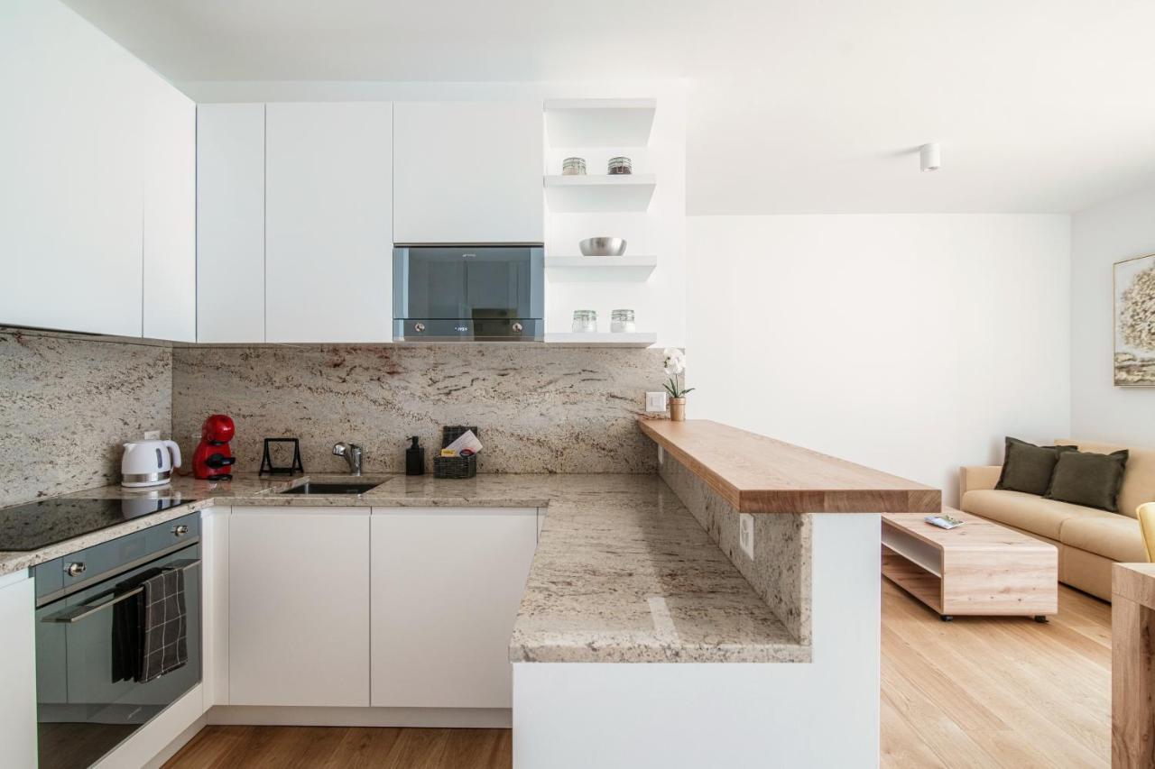 Palace Apartment By Quokka 360 - 2 Minutes From Lugano Lido Екстериор снимка